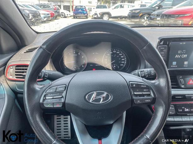 2018 Hyundai Elantra GT Sport MANUAL TRANSMISSION! BLUETOOTH! LEATHER INTERIOR!  image 8