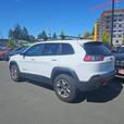 2019 Jeep Cherokee Trailhawk 4x4 | One Owner | No Reported Accidents! thumbnail image 4