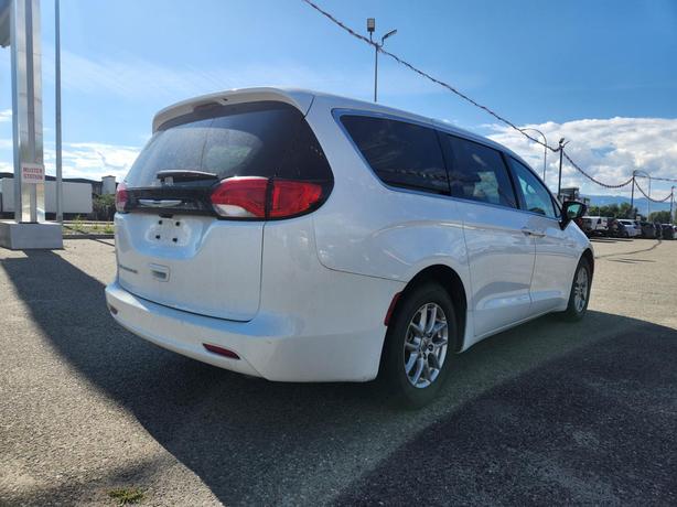 2024 Chrysler Grand Caravan SXT | Remote Start | Power Liftgate | Heated Seats | image 3