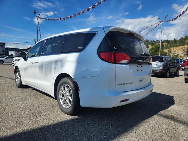 2024 Chrysler Grand Caravan SXT | Remote Start | Power Liftgate | Heated Seats | image 4