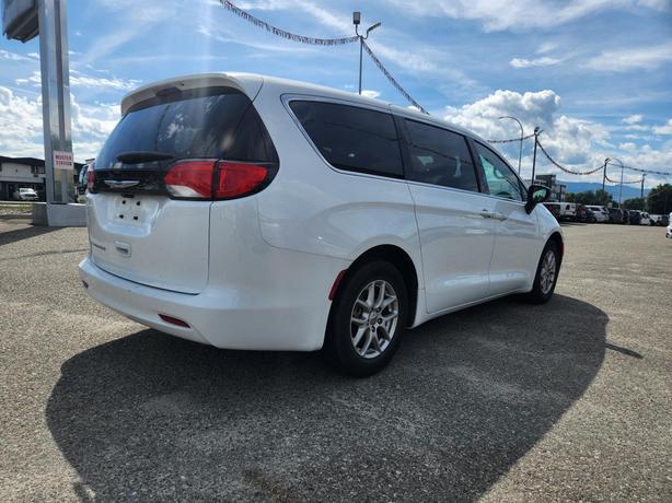 2024 Chrysler Grand Caravan SXT | Power Sliding Doors | Power Liftgate | Remote  image 3