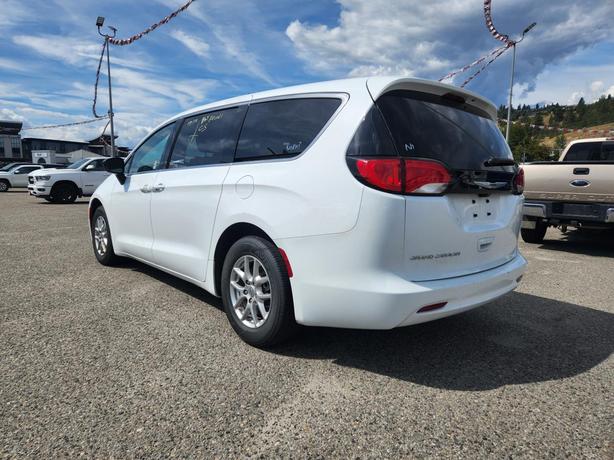 2024 Chrysler Grand Caravan SXT | Power Sliding Doors | Power Liftgate | Remote  image 4