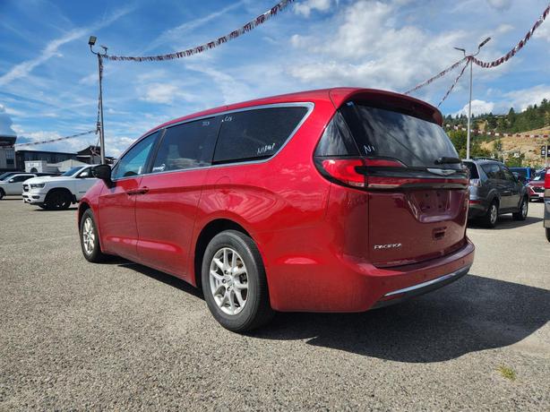 2024 Chrysler Pacifica Touring-L | Remote Start | Heated Seats & Steering Wheel  image 4