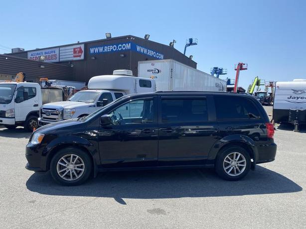 2020 Dodge Grand Caravan SXT (condition is poor) image 3