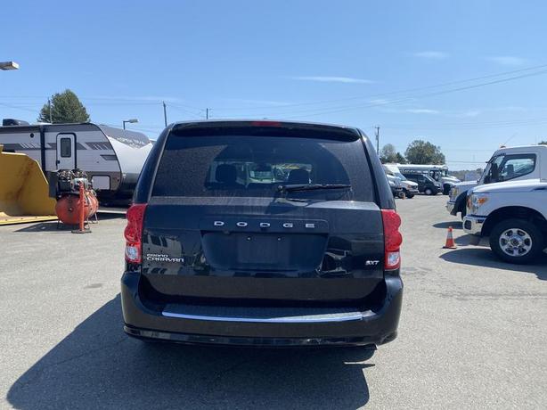 2020 Dodge Grand Caravan SXT (condition is poor) image 5