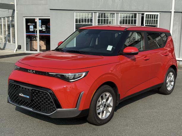 2025 Kia Soul EX- 16" Alloy Wheels & Heated Steering Wheel image 1