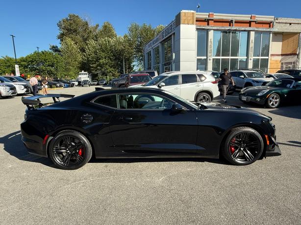 2020 Chevrolet Camaro - ZL1 1LE Manual Transmission, No Accidents image 5