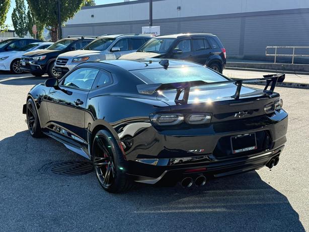 2020 Chevrolet Camaro - ZL1 1LE Manual Transmission, No Accidents image 8