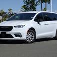 2024 Chrysler Pacifica thumbnail image