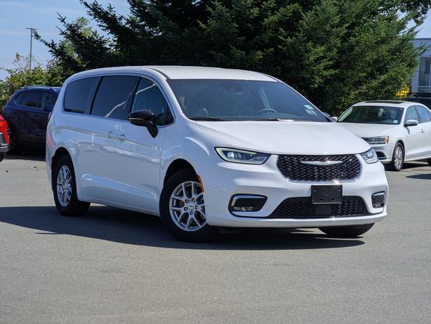 2024 Chrysler Pacifica image 4
