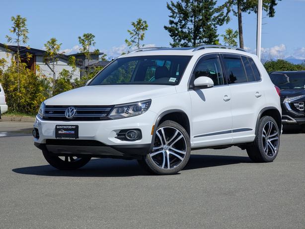 2017 Volkswagen Tiguan Highline - Low Mileage, Sunroof, Heated Seats, AWD image 1