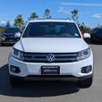 2017 Volkswagen Tiguan Highline - Low Mileage, Sunroof, Heated Seats, AWD thumbnail image 3