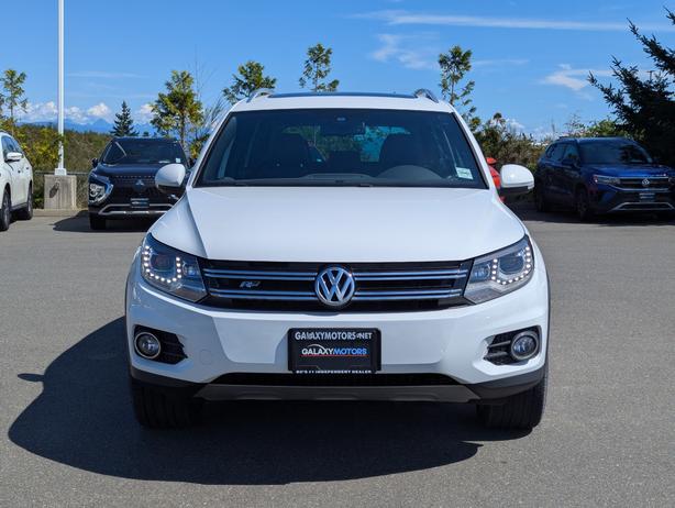 2017 Volkswagen Tiguan Highline - Low Mileage, Sunroof, Heated Seats, AWD image 3