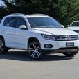 2017 Volkswagen Tiguan Highline - Low Mileage, Sunroof, Heated Seats, AWD thumbnail image 4