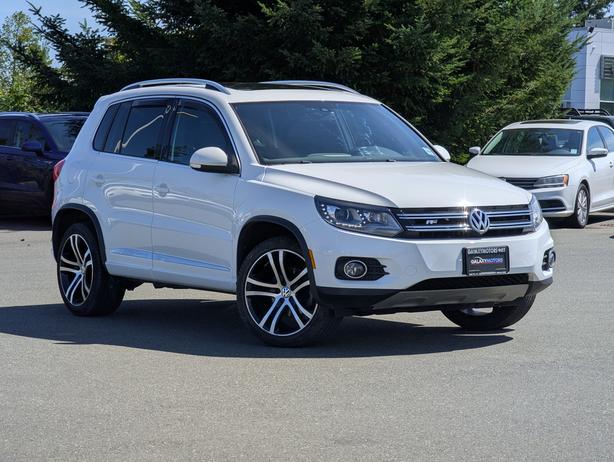 2017 Volkswagen Tiguan Highline - Low Mileage, Sunroof, Heated Seats, AWD image 4