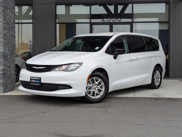2024 Chrysler Grand Caravan SXT - No Accidents, Power Doors, Heated Seats image 1