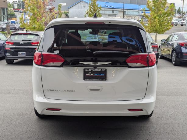 2024 Chrysler Grand Caravan SXT - No Accidents, Power Doors, Heated Seats image 7