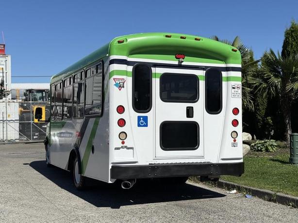 2013 Chevrolet Express G4500 Diesel 11-Passenger Bus with Wheelchair Ramp image 7