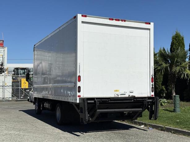 2018 Hino 195 20-Foot Diesel Cube Van with Power Lift Gate image 8