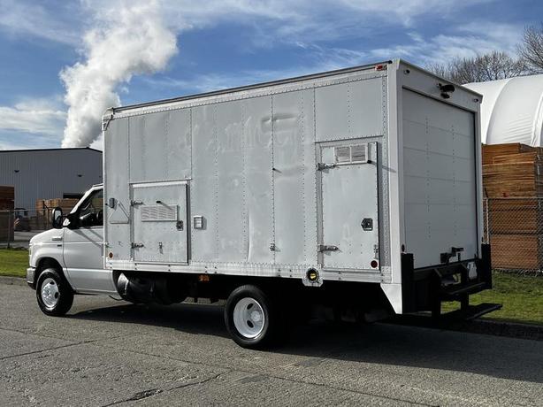 2013 Ford Econoline E450 Work Shop 16 Foot Cube Van image 7