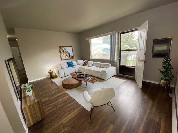 1 bedroom Riverside Estates image 2