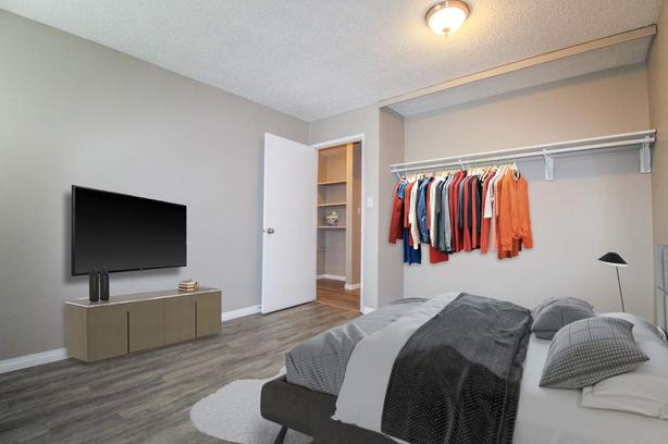 1 bedroom Hampton Court image 3