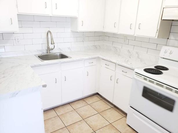 2 bedroom Hampton Court image 4