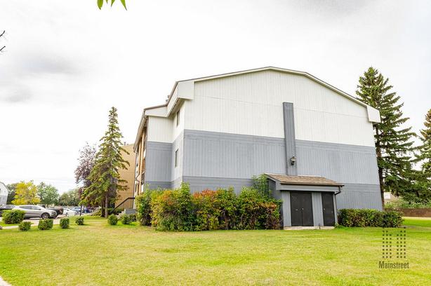 3 Bedroom Hermitage Village Apartments image 8