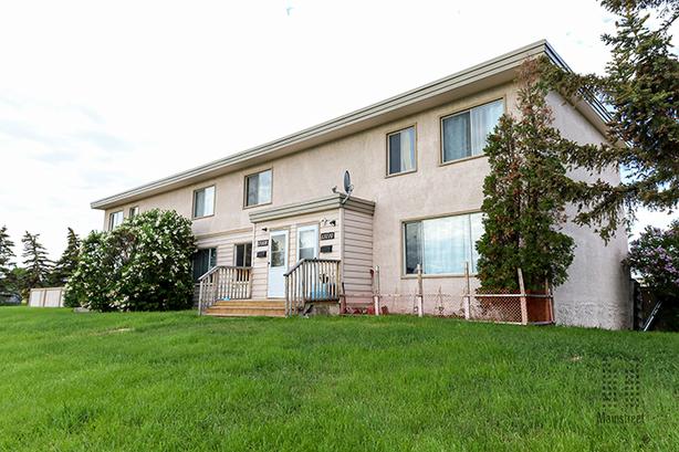 2 Bedroom Townhouse Athlone Park Townhomes image 1