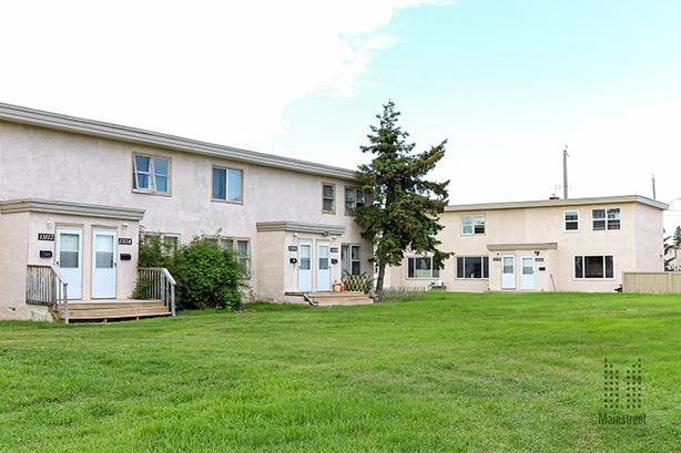 2 Bedroom Townhouse Athlone Park Townhomes image 3