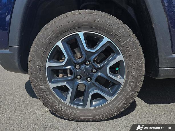 2019 Jeep Compass Trailhawk 4x4 | Bluetooth Connect | No Reported Accidents! image 6