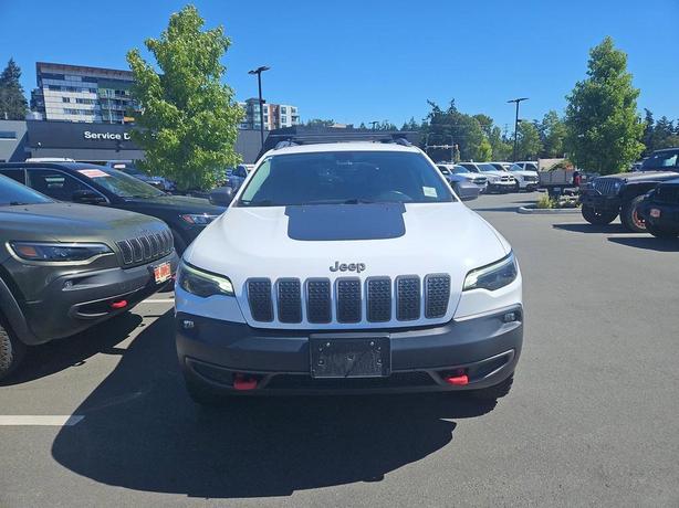 2019 Jeep Cherokee Trailhawk 4x4 | One Owner | No Reported Accidents! image 2