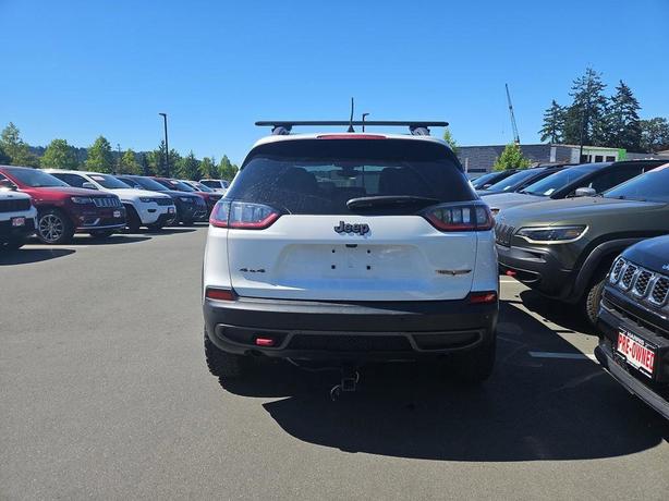 2019 Jeep Cherokee Trailhawk 4x4 | One Owner | No Reported Accidents! image 5