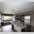 Used 2022 CrossRoads RV Zinger ZR340MB thumbnail image 8