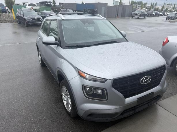 2023 Hyundai Venue Preferred image 1