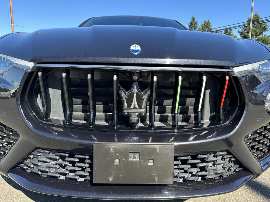 2022 Maserati Levante Modena display photo