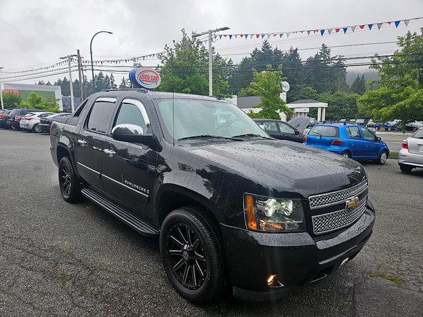 2008 Chevrolet  Avalanche LTZ image 5