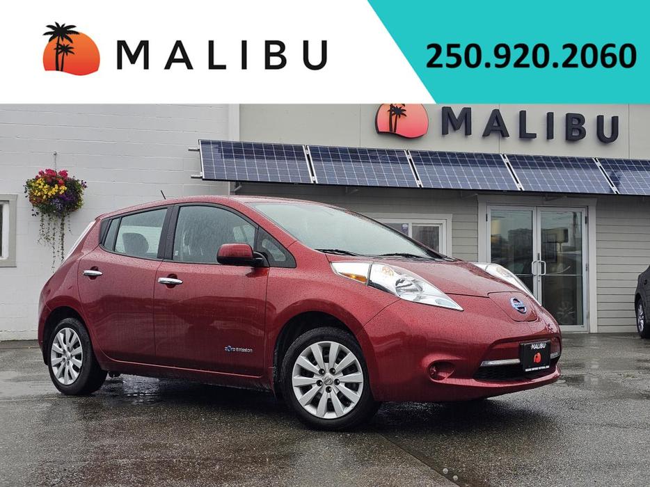 2015 Nissan LEAF 4dr HB S display photo