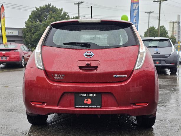 2015 Nissan LEAF 4dr HB S image 3