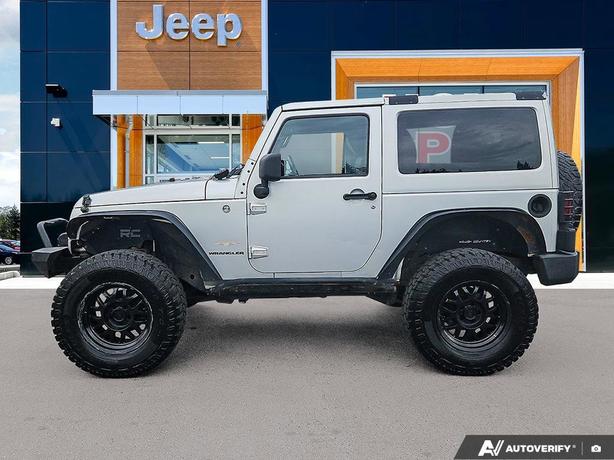 2012 Jeep Wrangler 4WD 2dr Sahara | Keyless Entry | Cruise Control! image 3