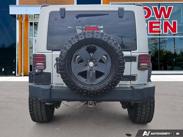2012 Jeep Wrangler 4WD 2dr Sahara | Keyless Entry | Cruise Control! image 5