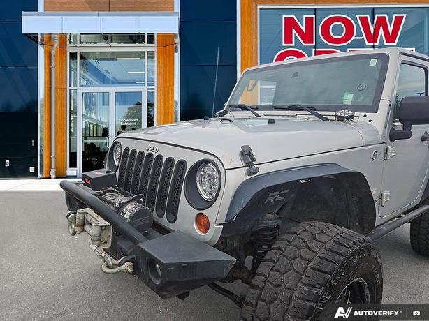 2012 Jeep Wrangler 4WD 2dr Sahara | Keyless Entry | Cruise Control! image 8