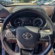 2021 Toyota Highlander XLE thumbnail image 7