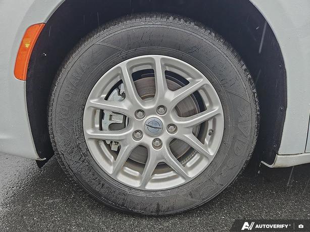 2024 Chrysler Pacifica Touring | No Reported Accidents! image 6