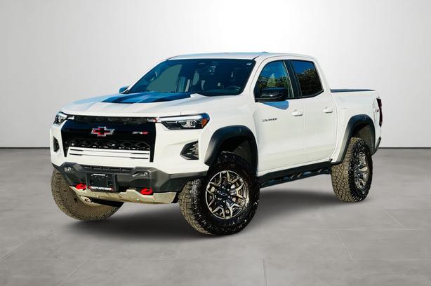2024 Chevrolet Colorado ZR2 - No Accidents, One Owner image 1