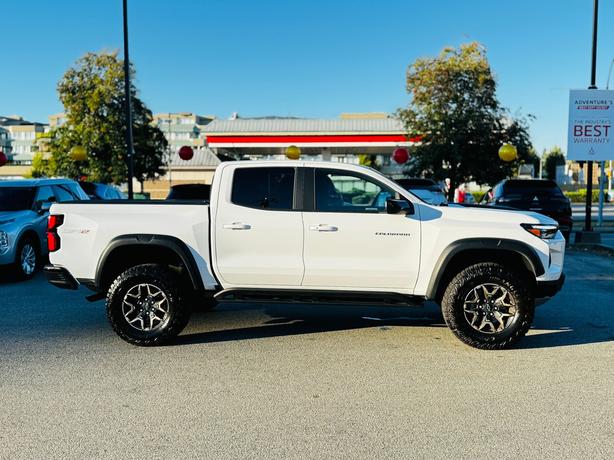 2024 Chevrolet Colorado ZR2 - No Accidents, One Owner image 4