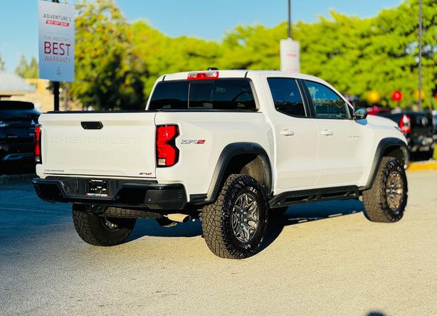 2024 Chevrolet Colorado ZR2 - No Accidents, One Owner image 5