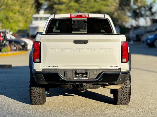 2024 Chevrolet Colorado ZR2 - No Accidents, One Owner image 6