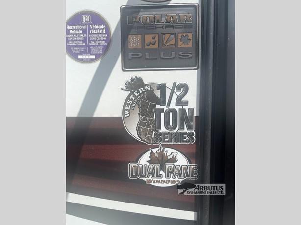 Used 2014 Keystone RV Cougar 279RKSWE image 3