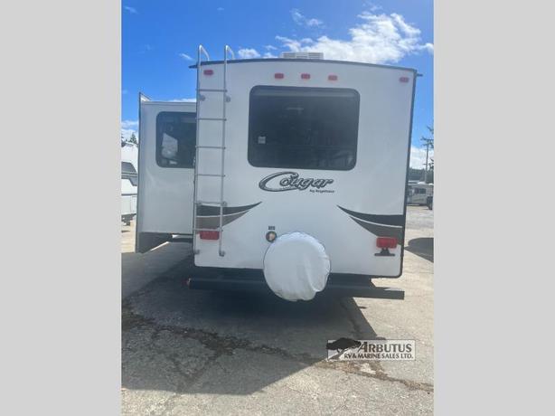 Used 2014 Keystone RV Cougar 279RKSWE image 5
